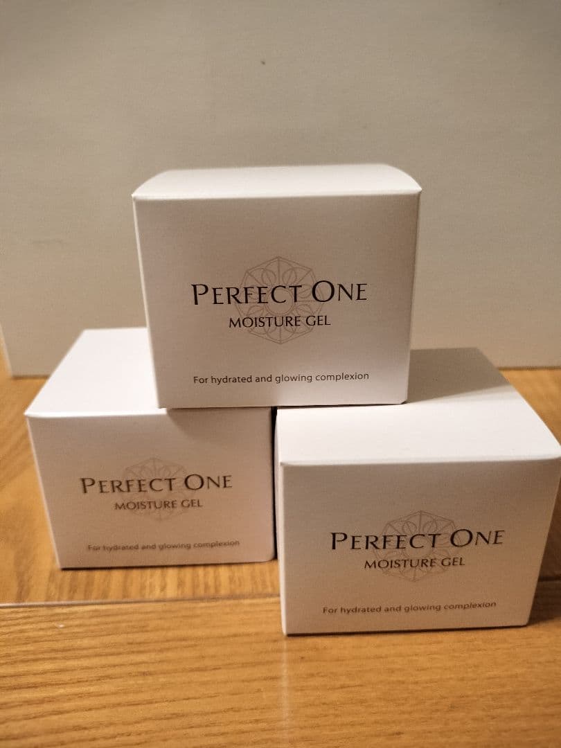 パーフェクトワン　モイスチャージェル　３個