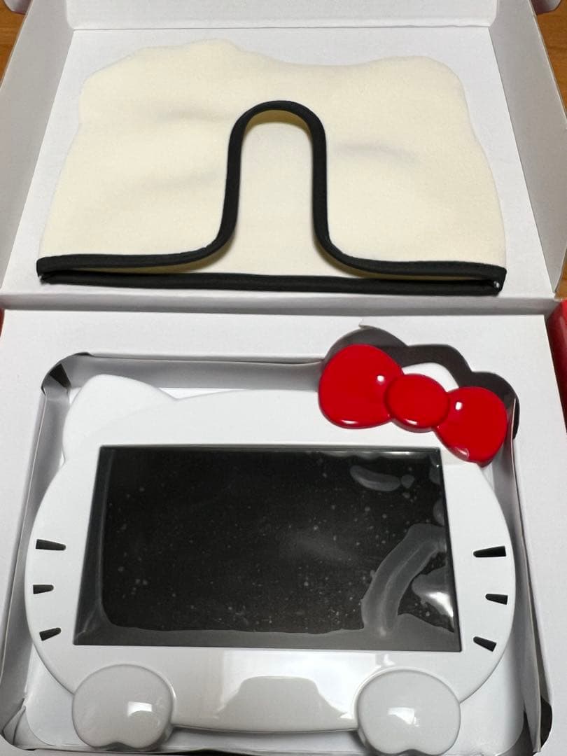 ほぼ未使用 SEIWA Hello Kitty 7V型TV KTV1000F