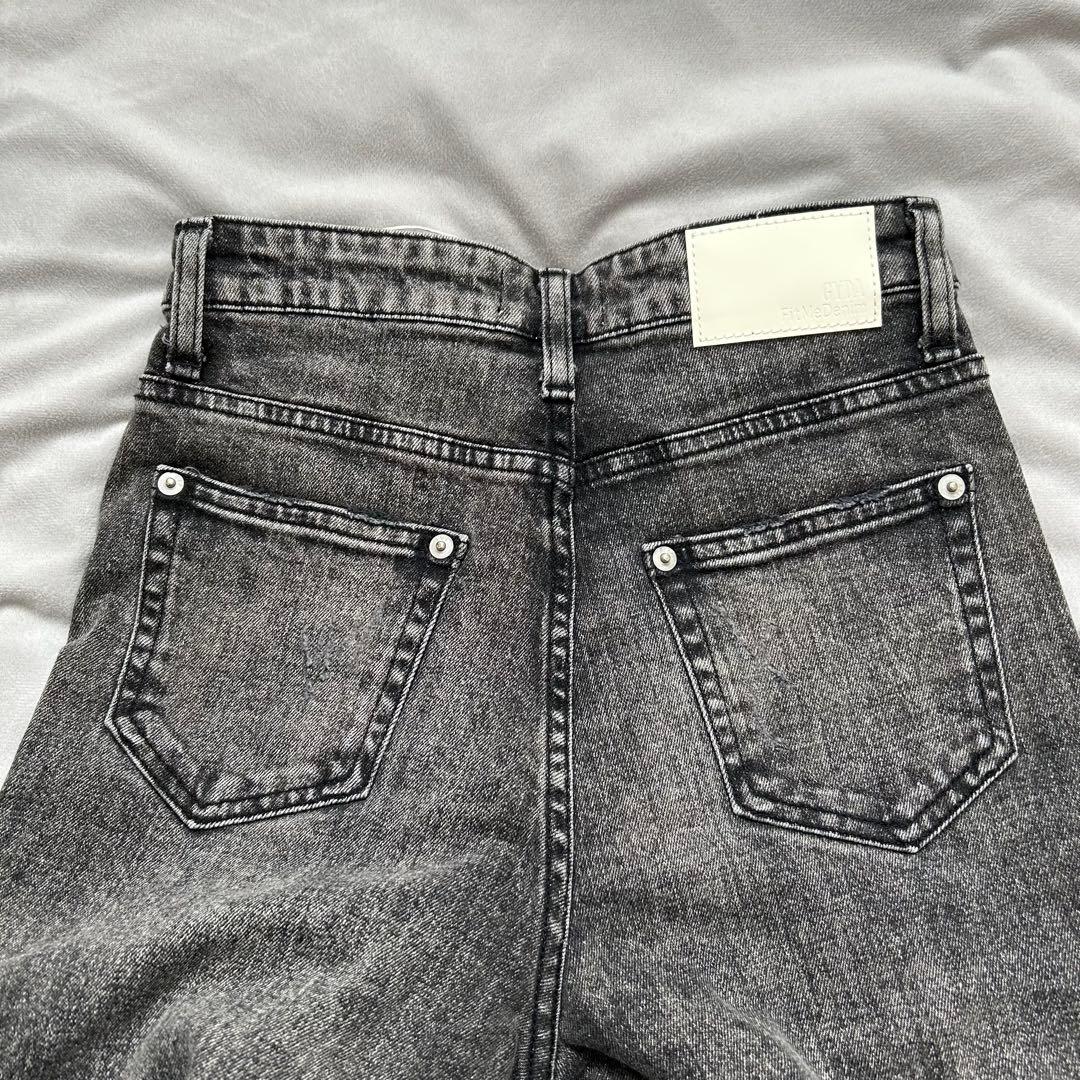 新品未使用タグ付き GYDA H/Wインナーリップドスキニーデニムパンツ