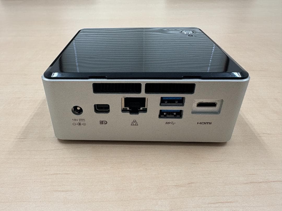 Intel NUC NUC5I3RYH　ミニPC