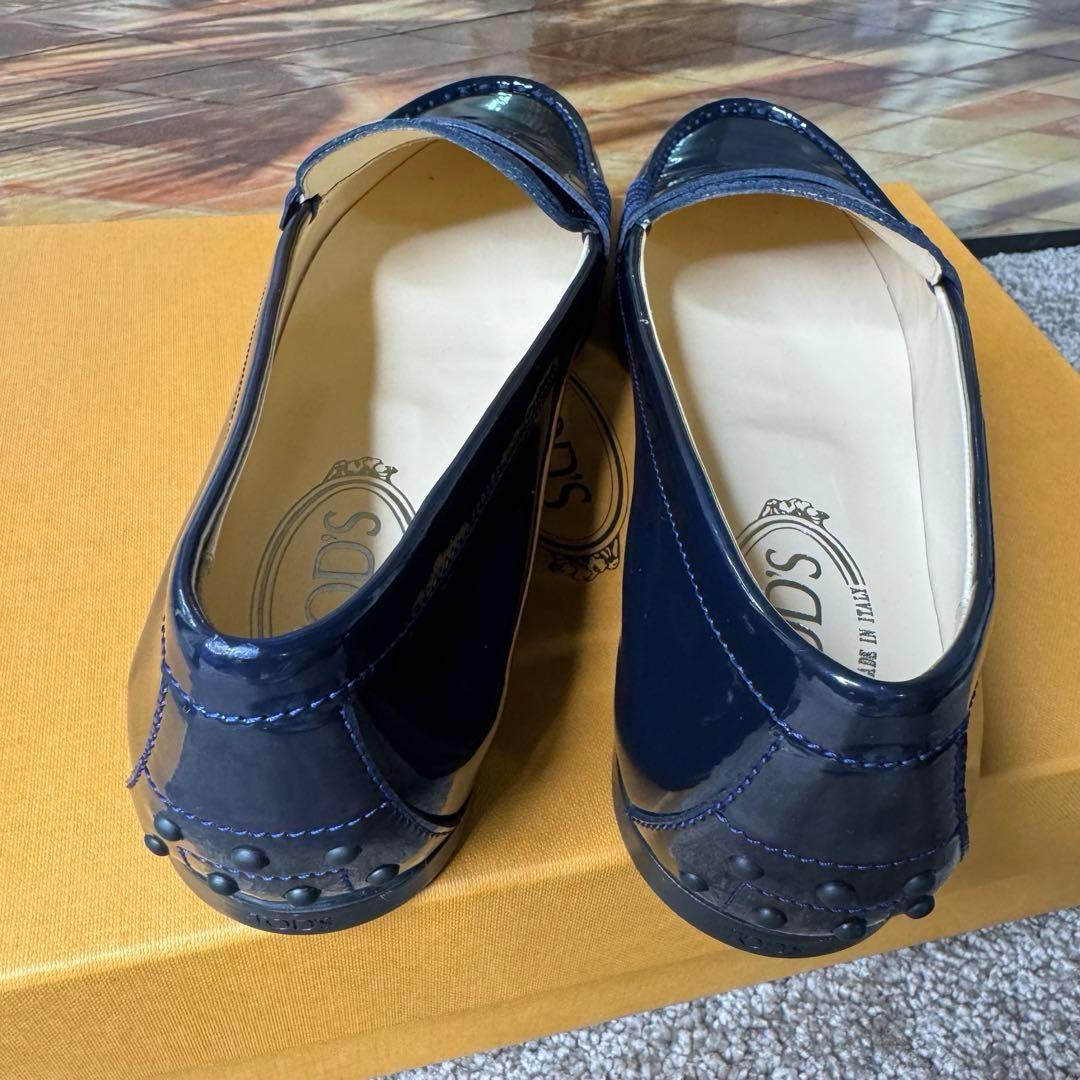 TOD’S トッズ ローファー パテント ネイビー