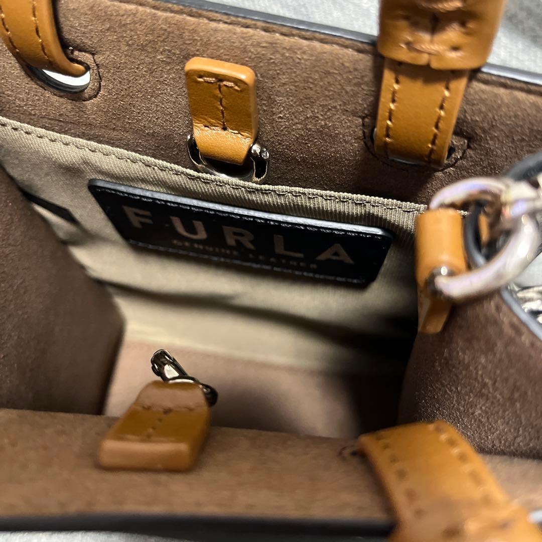 FURLA ショルダーバッグ　キーリング付き