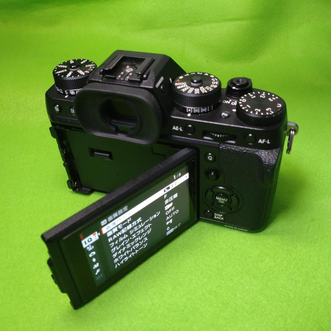 FUJI FILMミラーレスカメラ X-T2ボディ ブラック本体（美品）