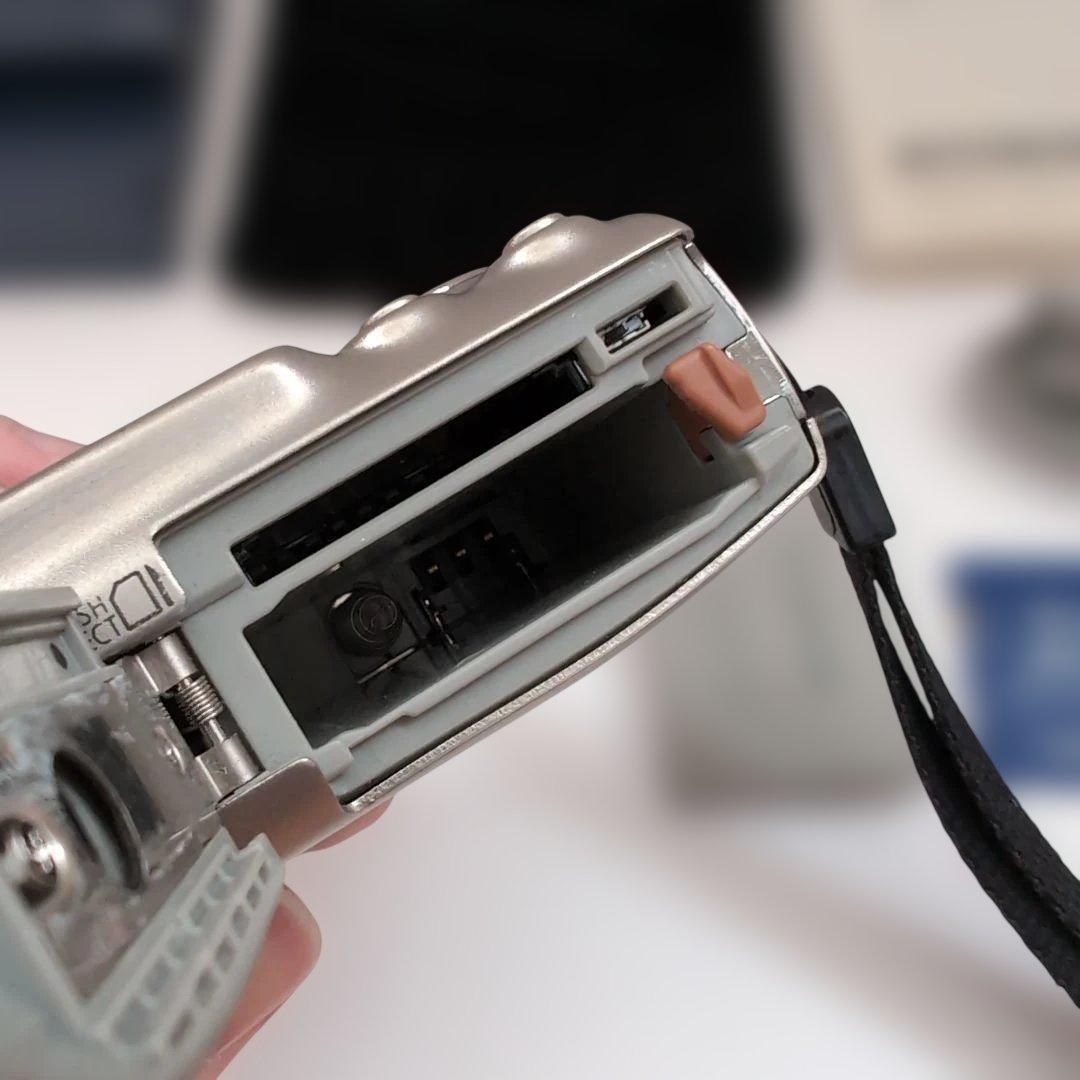 Canon IXY digital 2000 IS 動作確認済 デジカメ