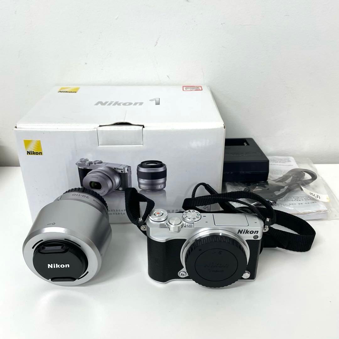 【TK】美品✨Nikon 1 J5 ニコン　ズームレンズキット　ミラーレス一眼