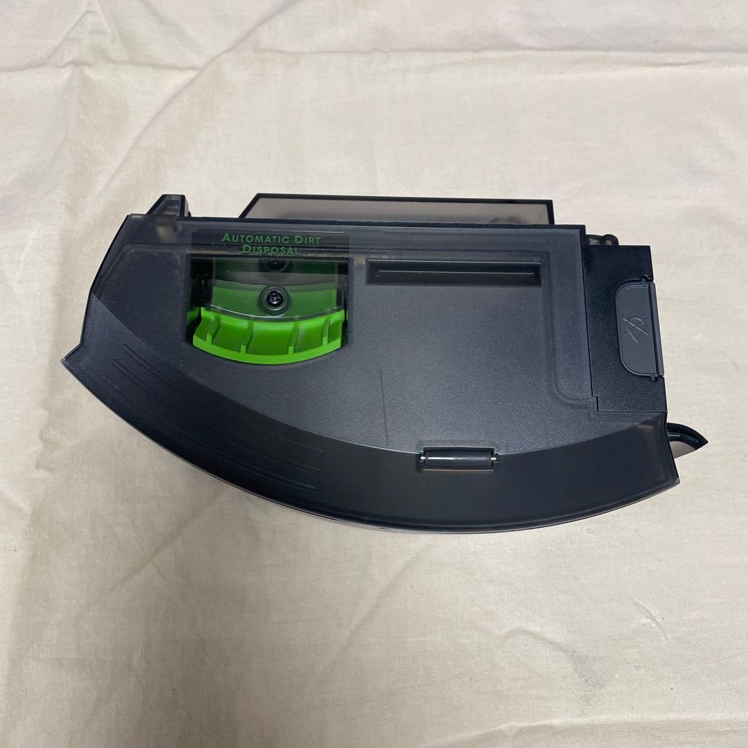 iRobot Roomba i7 本体とClean Base