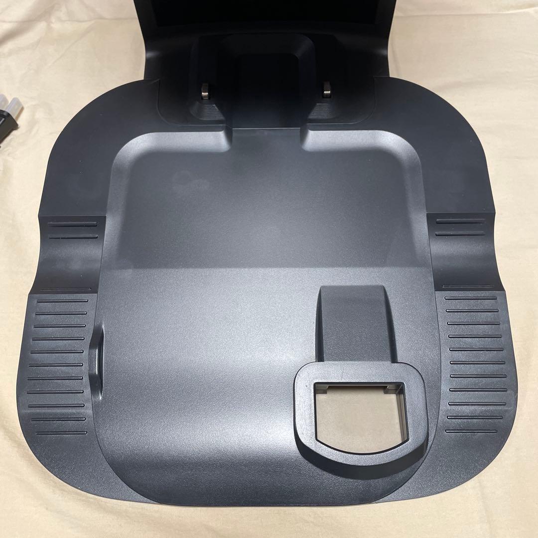 iRobot Roomba i7 本体とClean Base