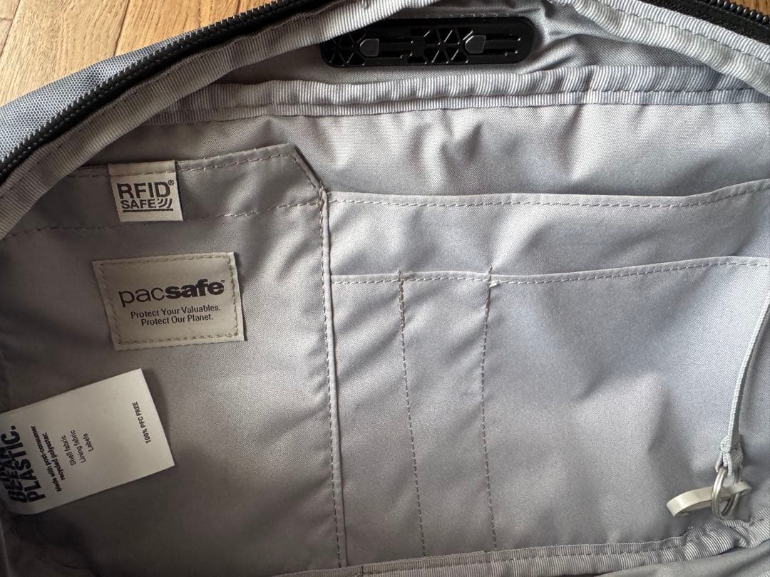 【お値下げしました】パックセーフ　Pac safe