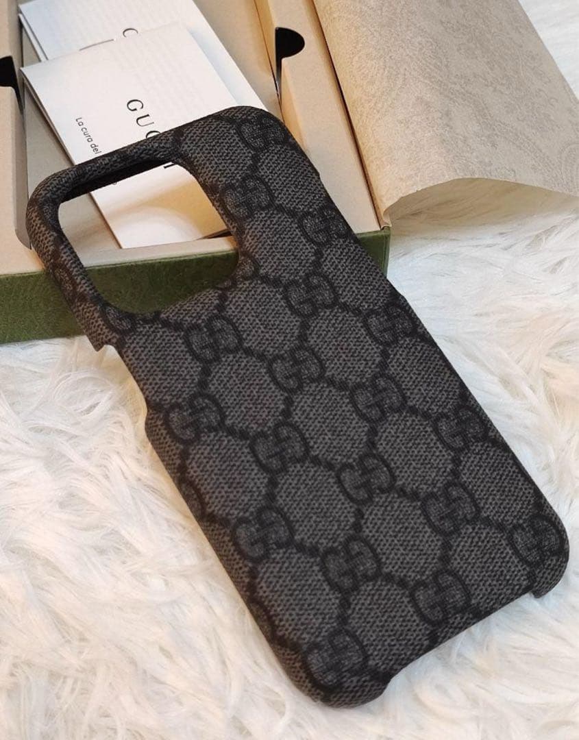 新品 未使用 GUCCI iPhone 15 PRO ケース グッチ