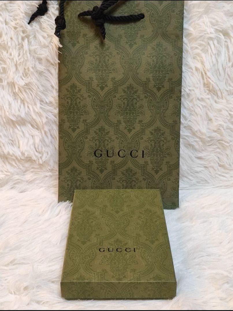 新品 未使用 GUCCI iPhone 15 PRO ケース グッチ