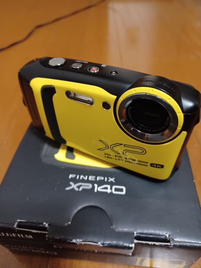 【美品】富士フィルムFINEPIX XP140 防水デジタルカメラ