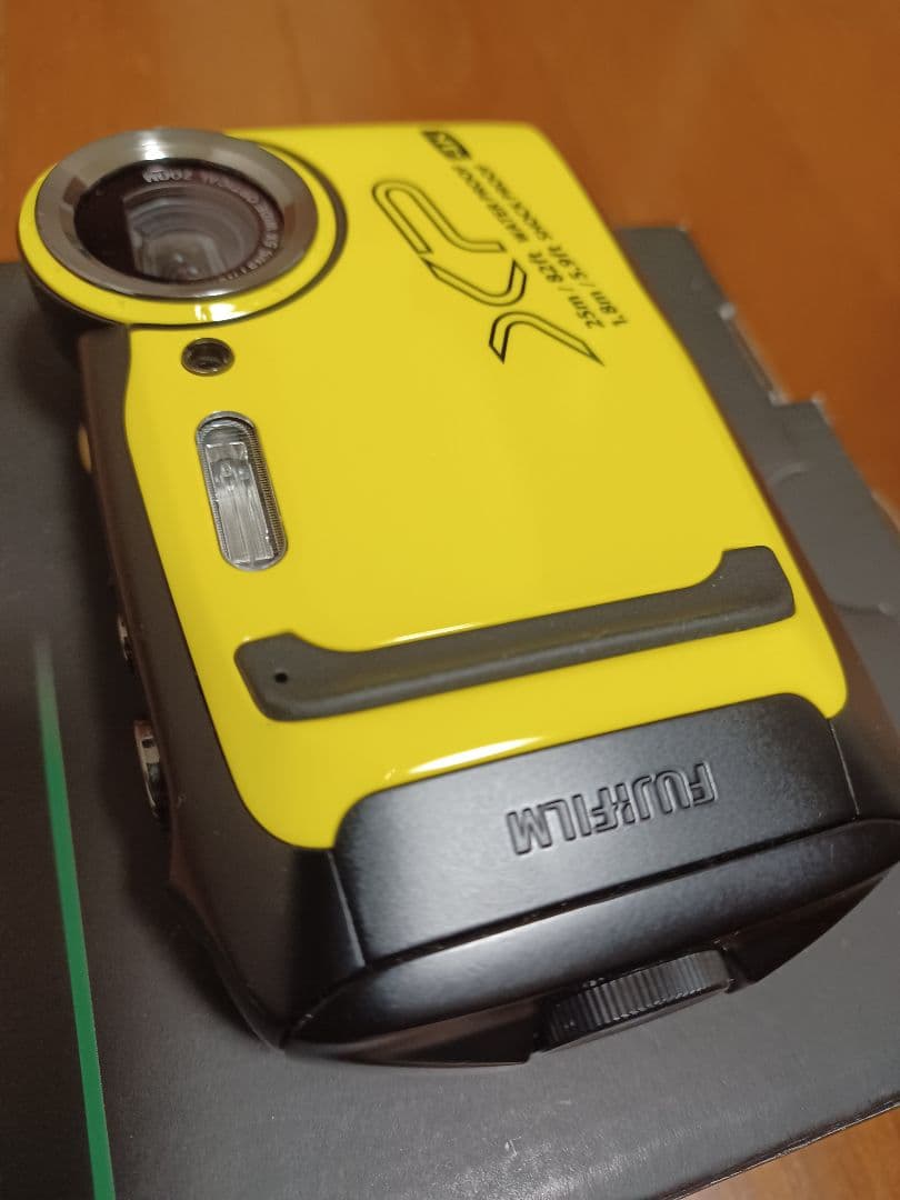 【美品】富士フィルムFINEPIX XP140 防水デジタルカメラ