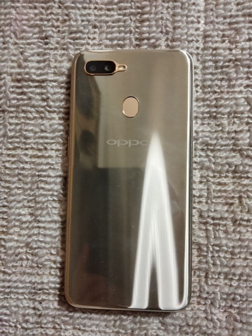 美品 OPPO AX7 本体 SIMフリー 64GB　充電器付属