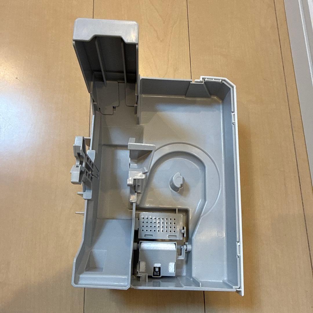 2025年製　ダイキン　空気清浄機 縦型 ホワイト　MCK505A-W