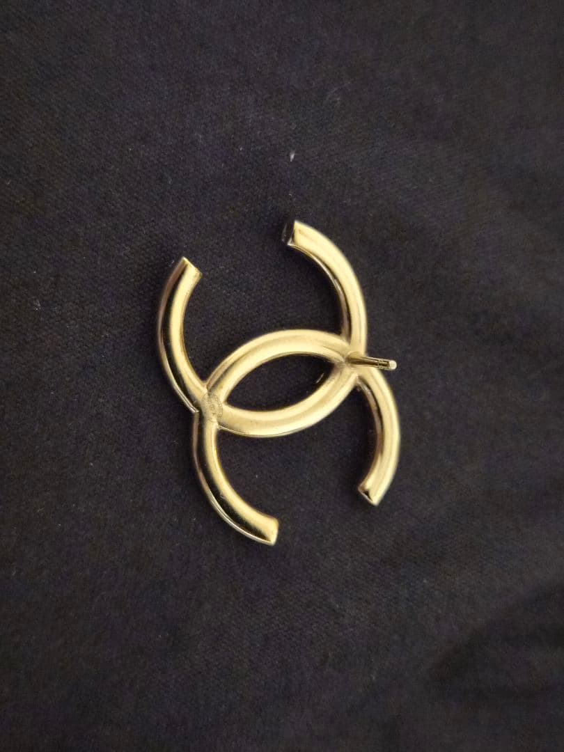 CHANEL ゴールド キラキラ ピアス