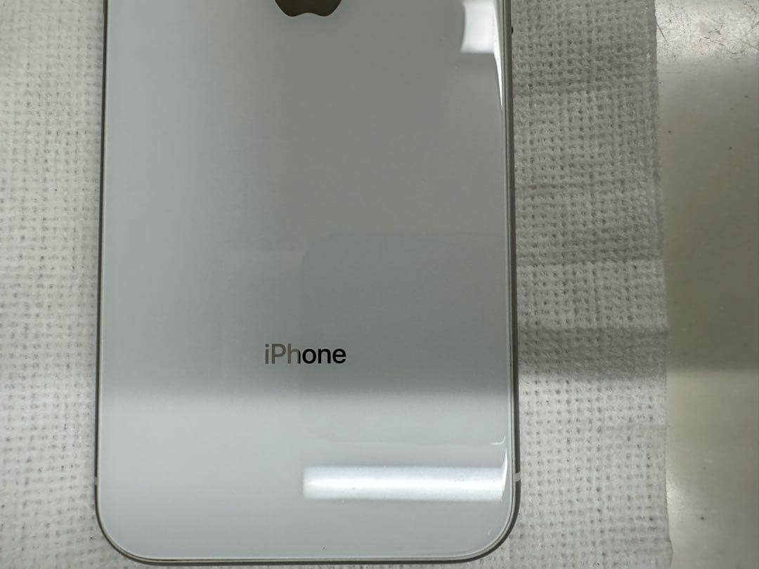 美品　iPhone XR ホワイト 128GB バッテリー81% SIMフリ -