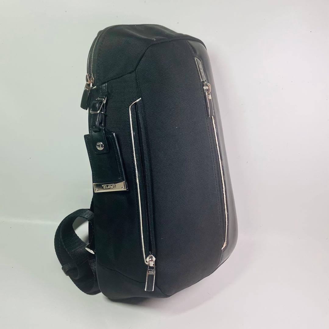 TUMIトゥミ Arrive マーティン スリングバッグ0255010d2