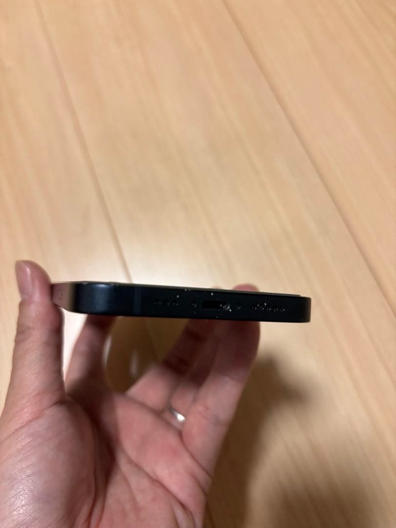 Apple iPhone 13 ブラック　本体　simフリー