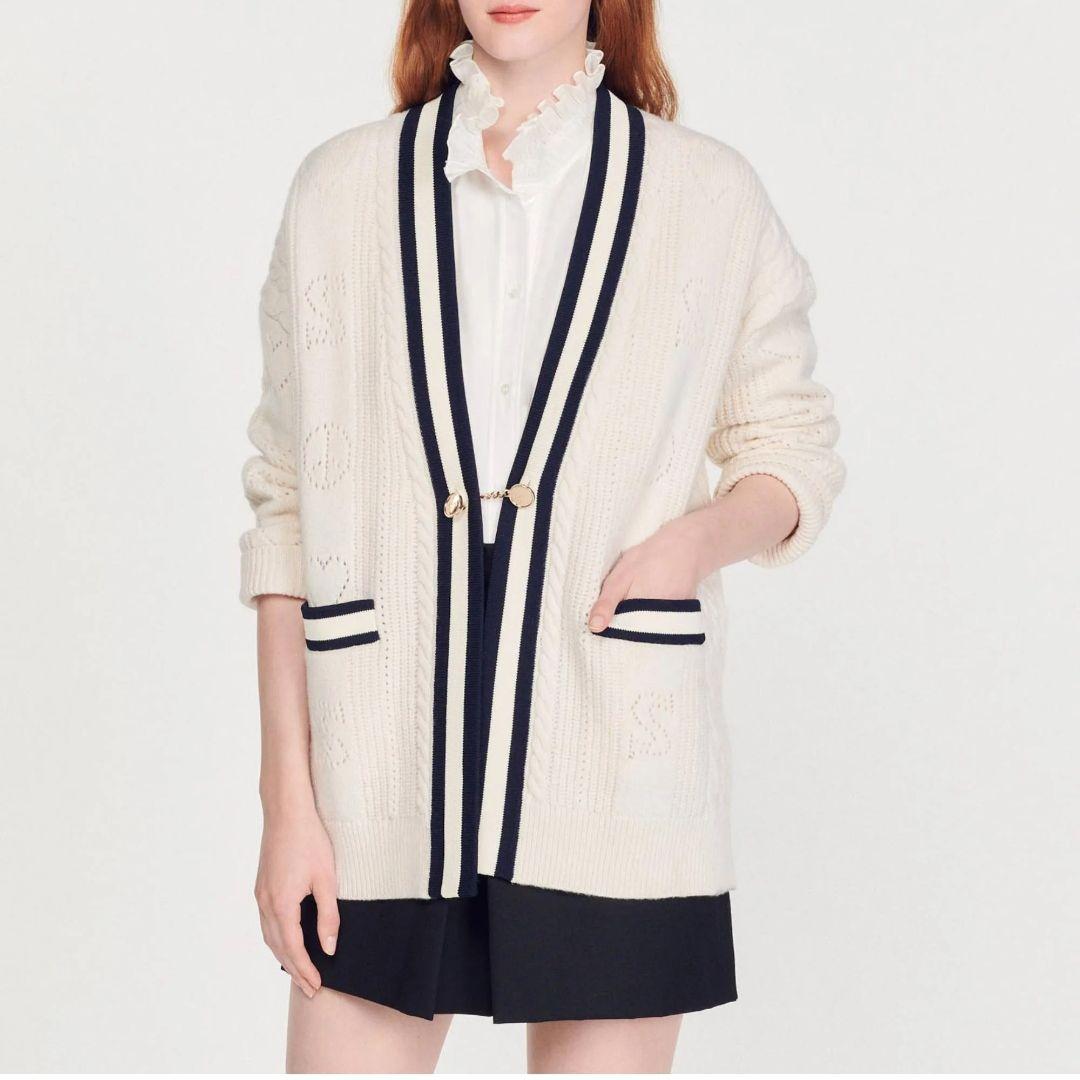 サンドロ　ウールパンチングロゴカーディガン 　金ボタン　ニット　バイカラー