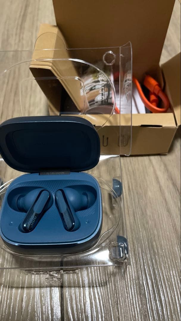 【長期保証有】JBL LIVEBEAM3 ワイヤイヤホン　ブルー