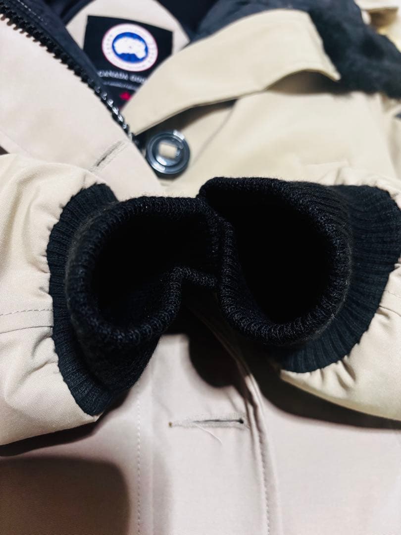 カナダグース ベージュ ダウンジャケット　ラブラドール　美品