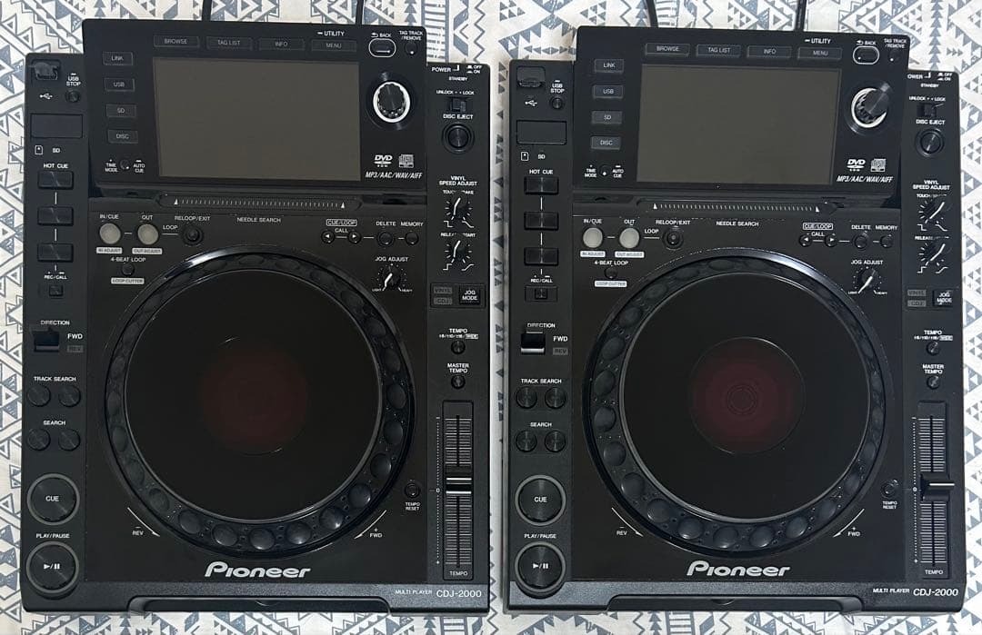 CDJ-2000 2台