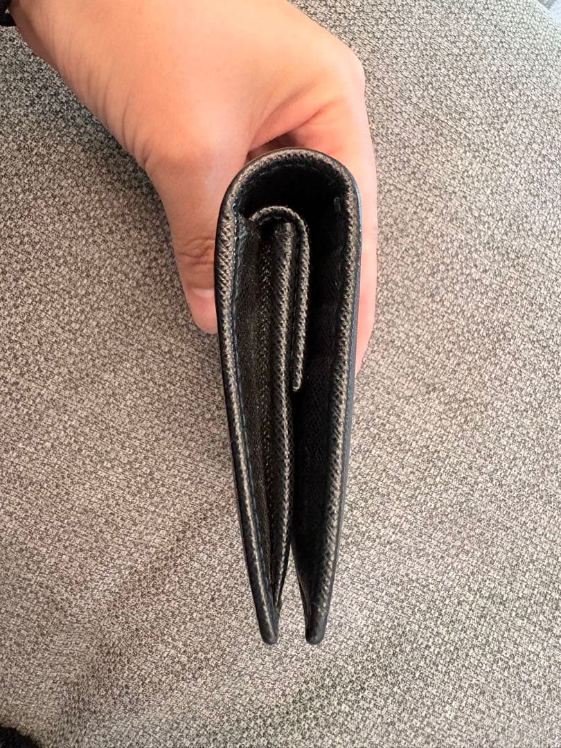 美品　PRADA財布　ブラック