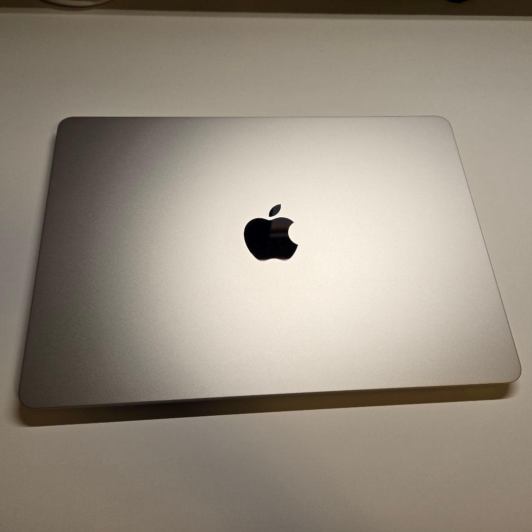 MacBook本体 MacBook Air (M2, 2022) FLY13J/A