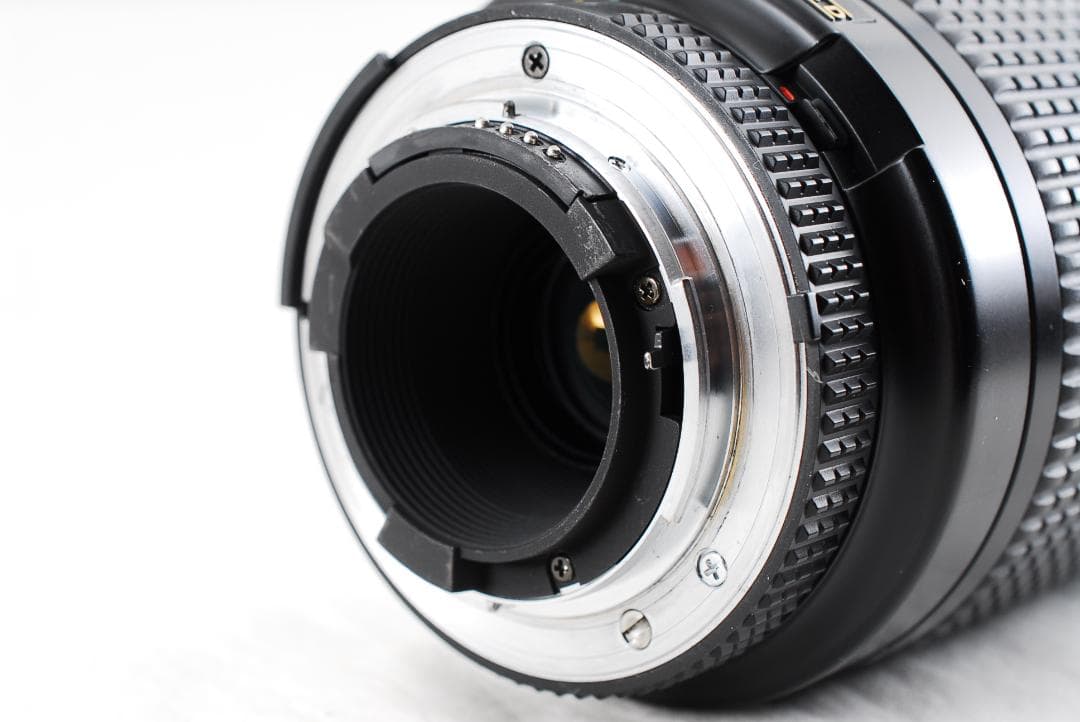 Nikon AF Nikkor 70-300mm f/4-5.6D ED レンズ