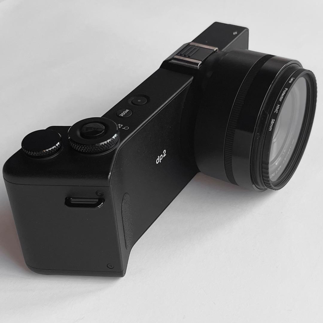 SIGMA dp2 Quattro（バッテリー2個・純正フード付）動作確認済み