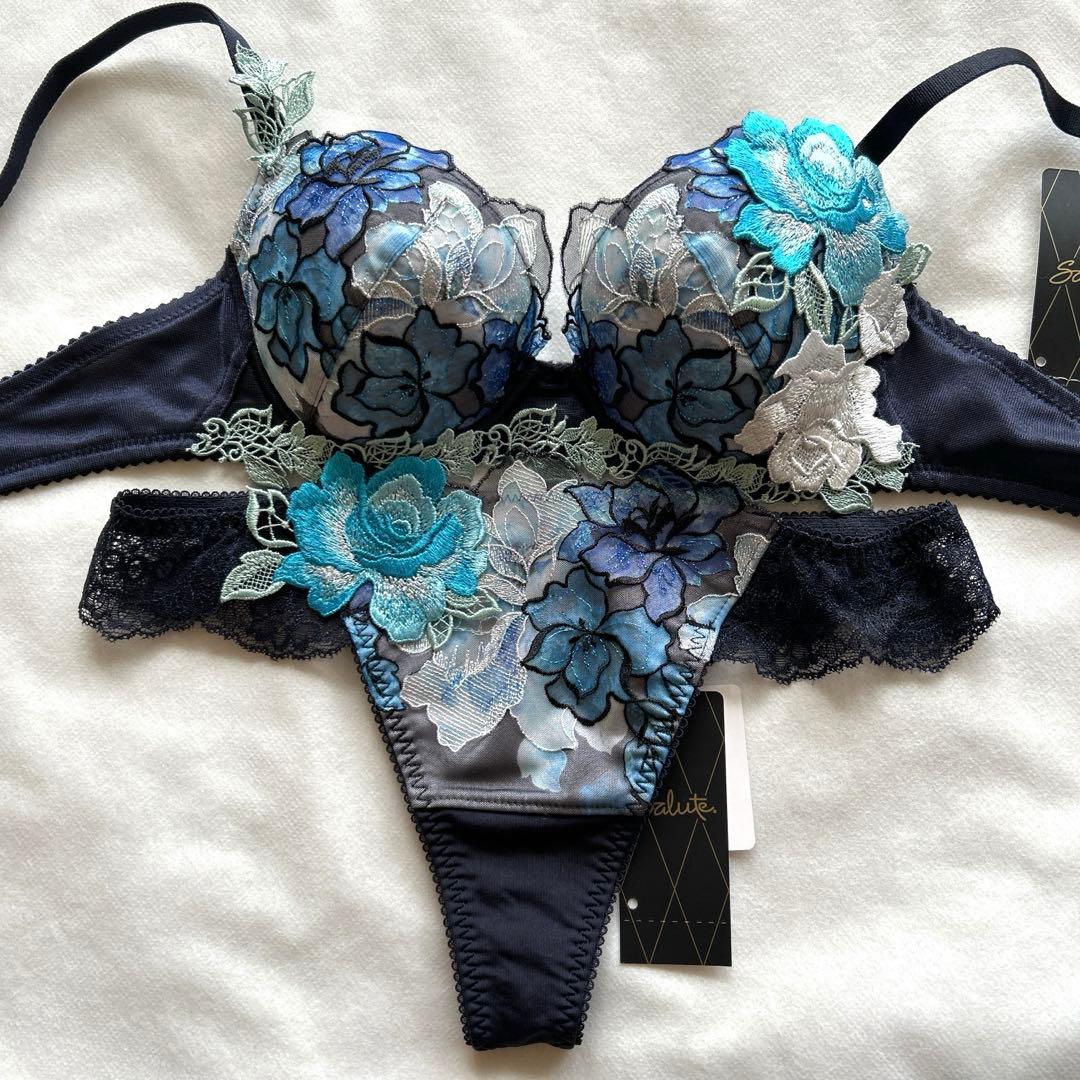 サルート 06G ベトナムの花嫁 P-upブラC70 & ソングM KO