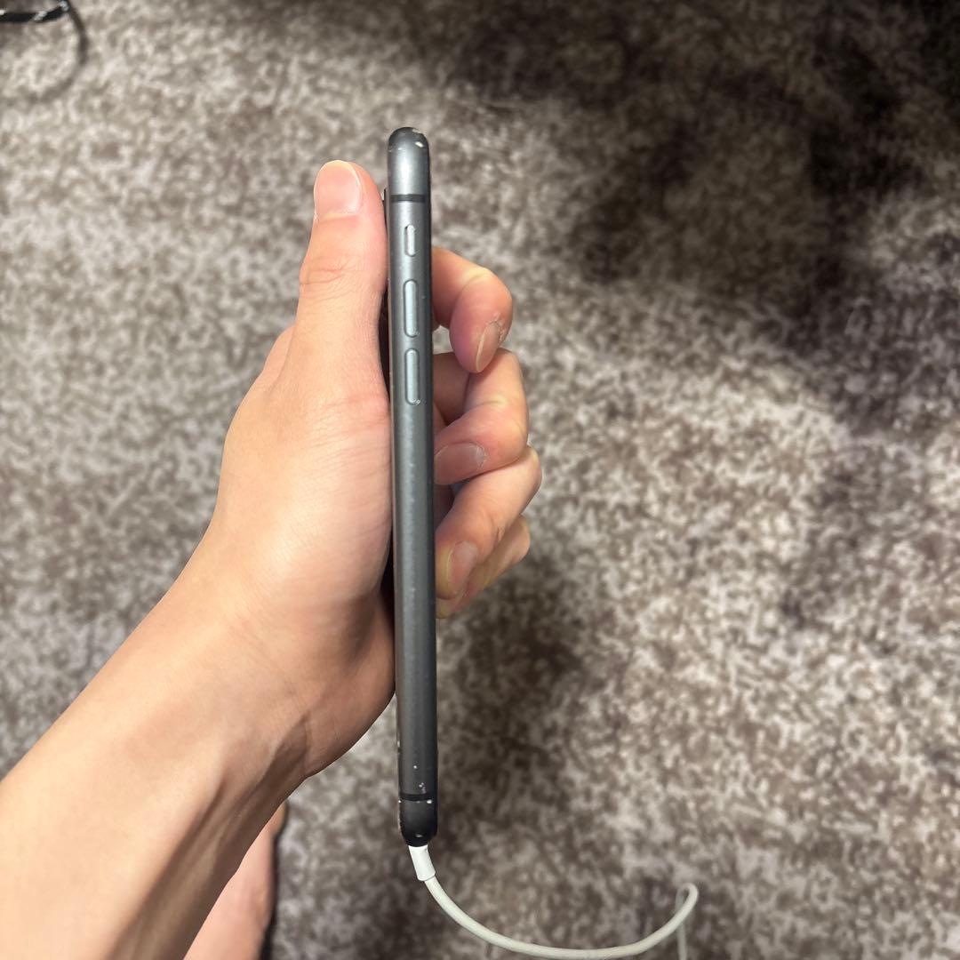 Apple iPhone 11 ブラック 本体