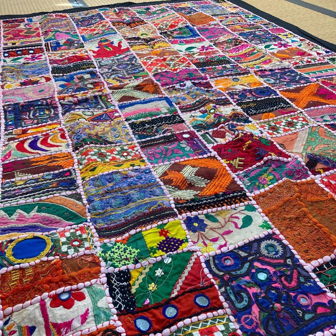 ⭐️若林⭐️ インド手刺繍 ミラーワーク ラグ 敷物