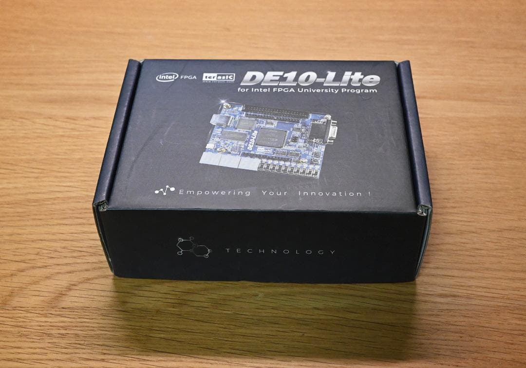 Intel Terasic DE10-Lite FPGA開発ボード