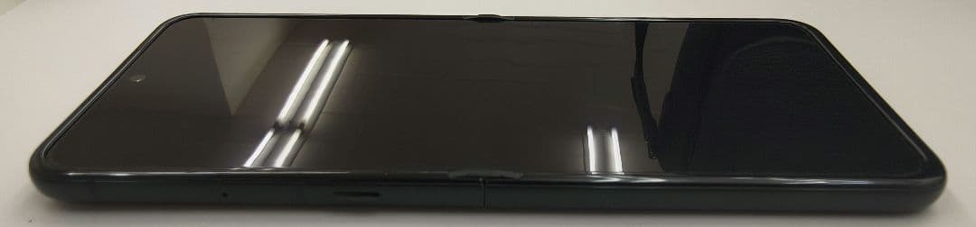 RAZR 60 ultra国内SIMフリー、専用click's case セット