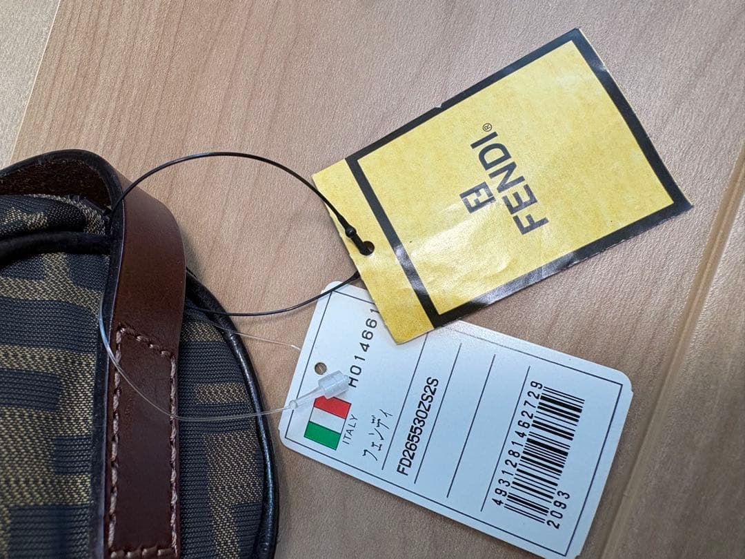 FENDI ロゴデザイン ミニハンドバッグ ポーチ