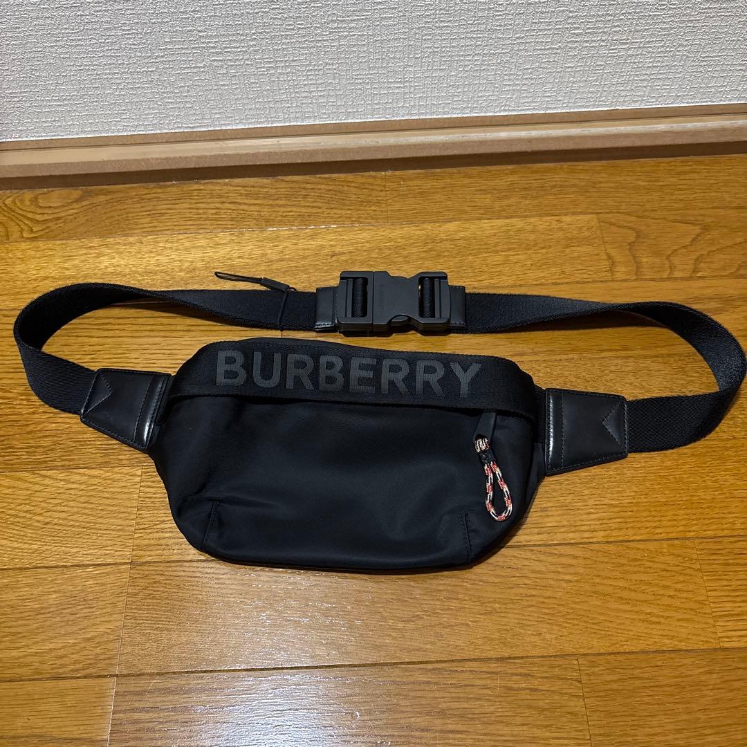バーバリーボディバッグ