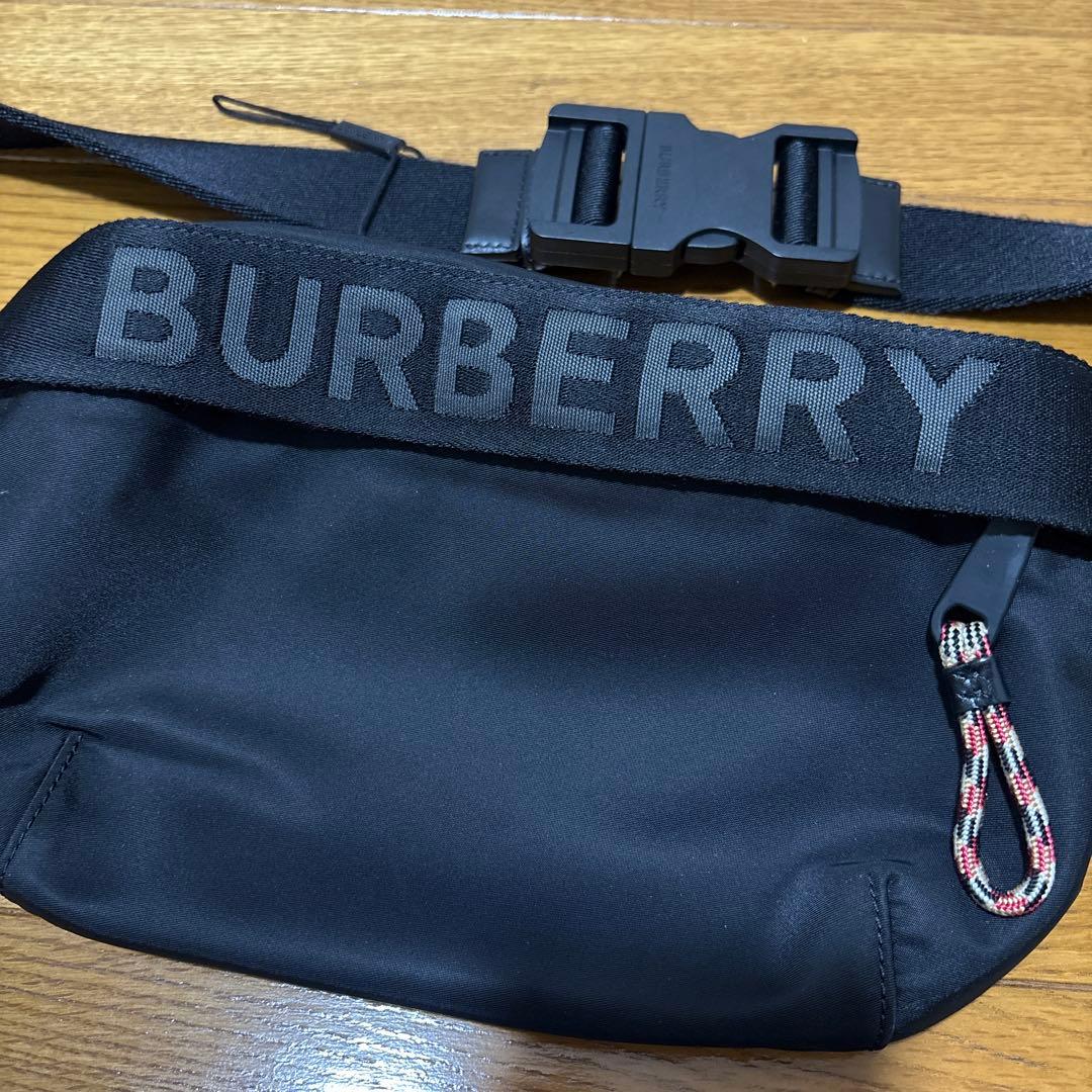 バーバリーボディバッグ