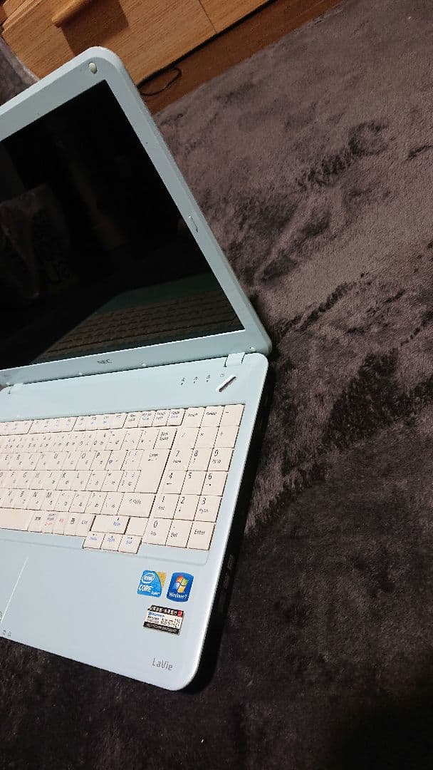 NEC 大人気のブルー