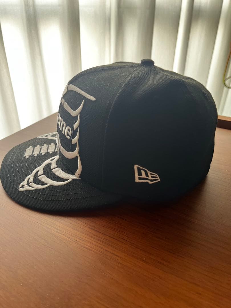 Supreme Bones New Era キャップblack 7 1/4