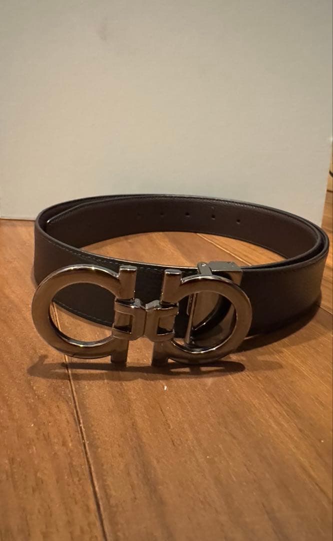 サルヴァトーレ　フェラガモ　ベルト