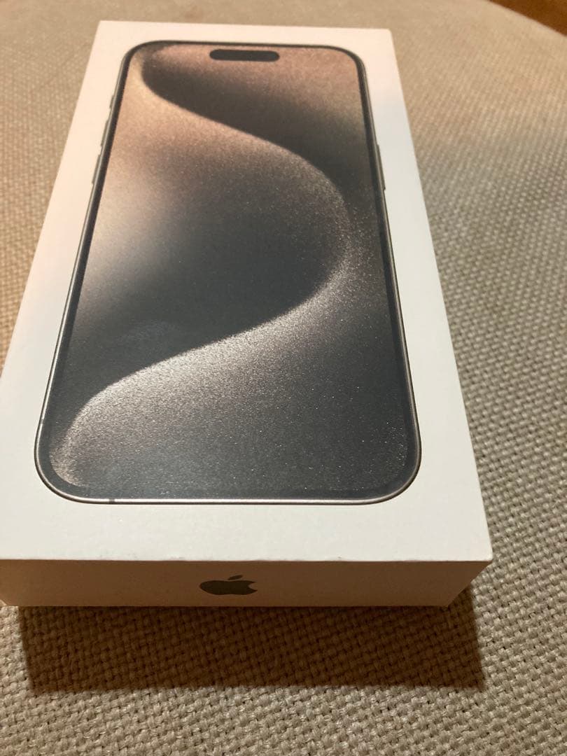 Apple iPhone 15Pro ナチュラルチタニウム本体　SIMフリー