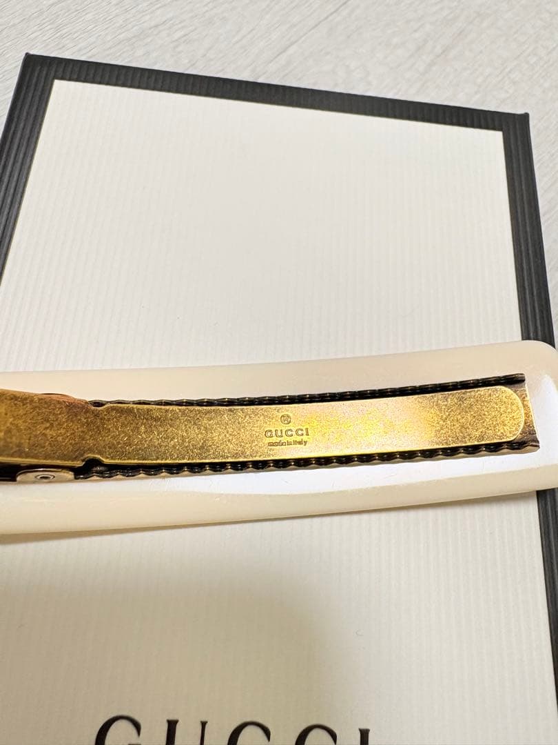 グッチ　ヘアクリップ　インターロッキングG