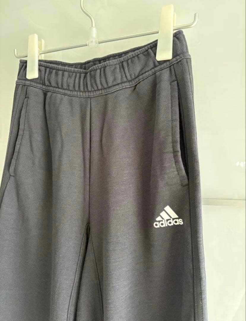 悲しみよこんにちは 様❗️ウェアモア　ニットパンツ　adidasパンツ　おまとめ