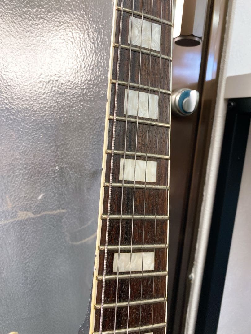 ＊Burny　エレキギター　ブラック×ホワイト