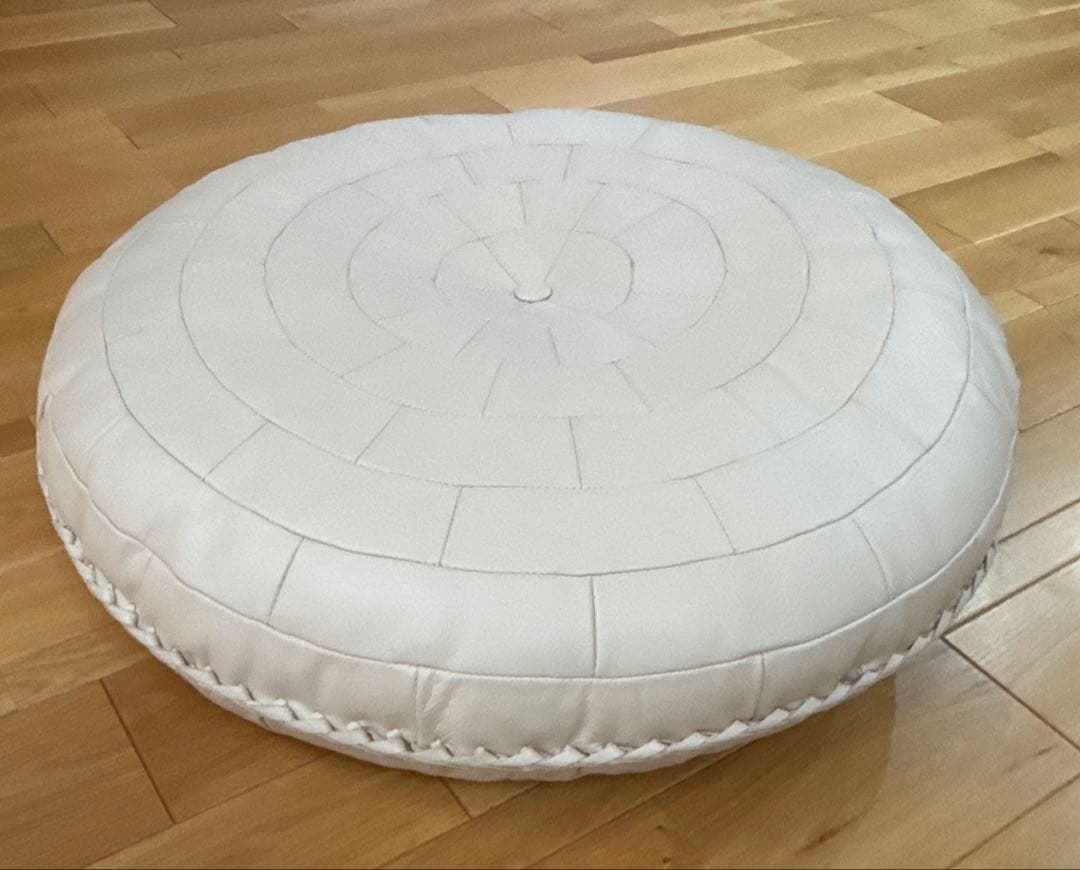 カンディハウス　レザークッション　革クッション　アイボリー