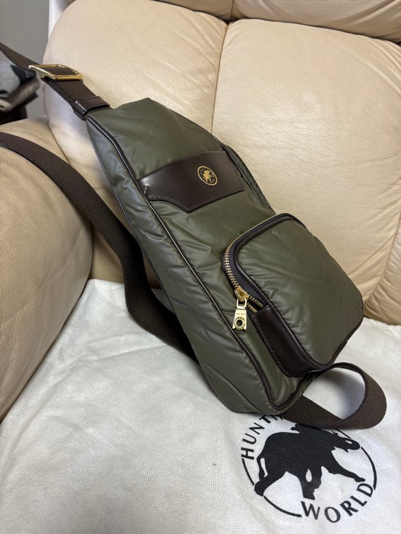 ハンティングワールド ボディバッグ バチューレザー モスグリーン 美品