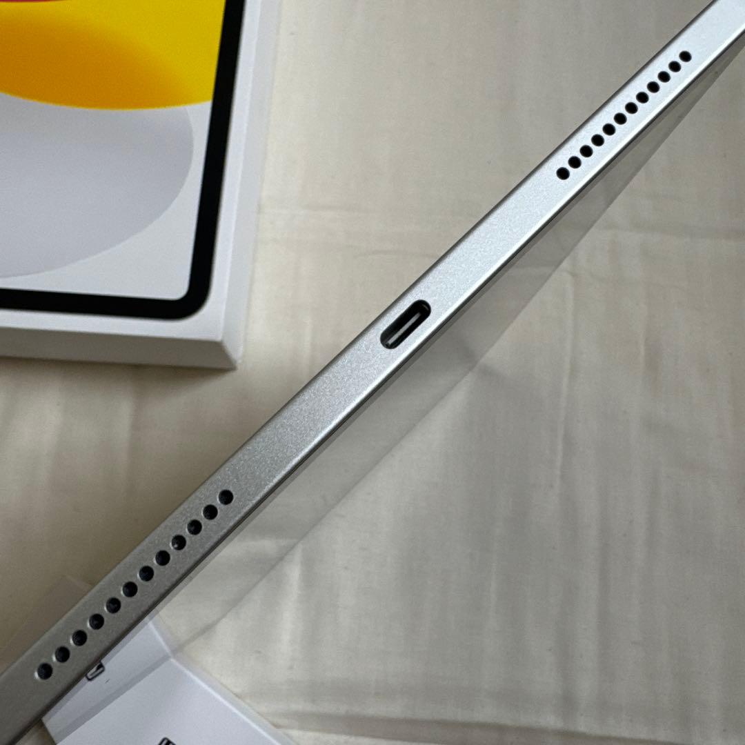 iPad(第10世代)　Wi-Fiモデル　64GBシルバー