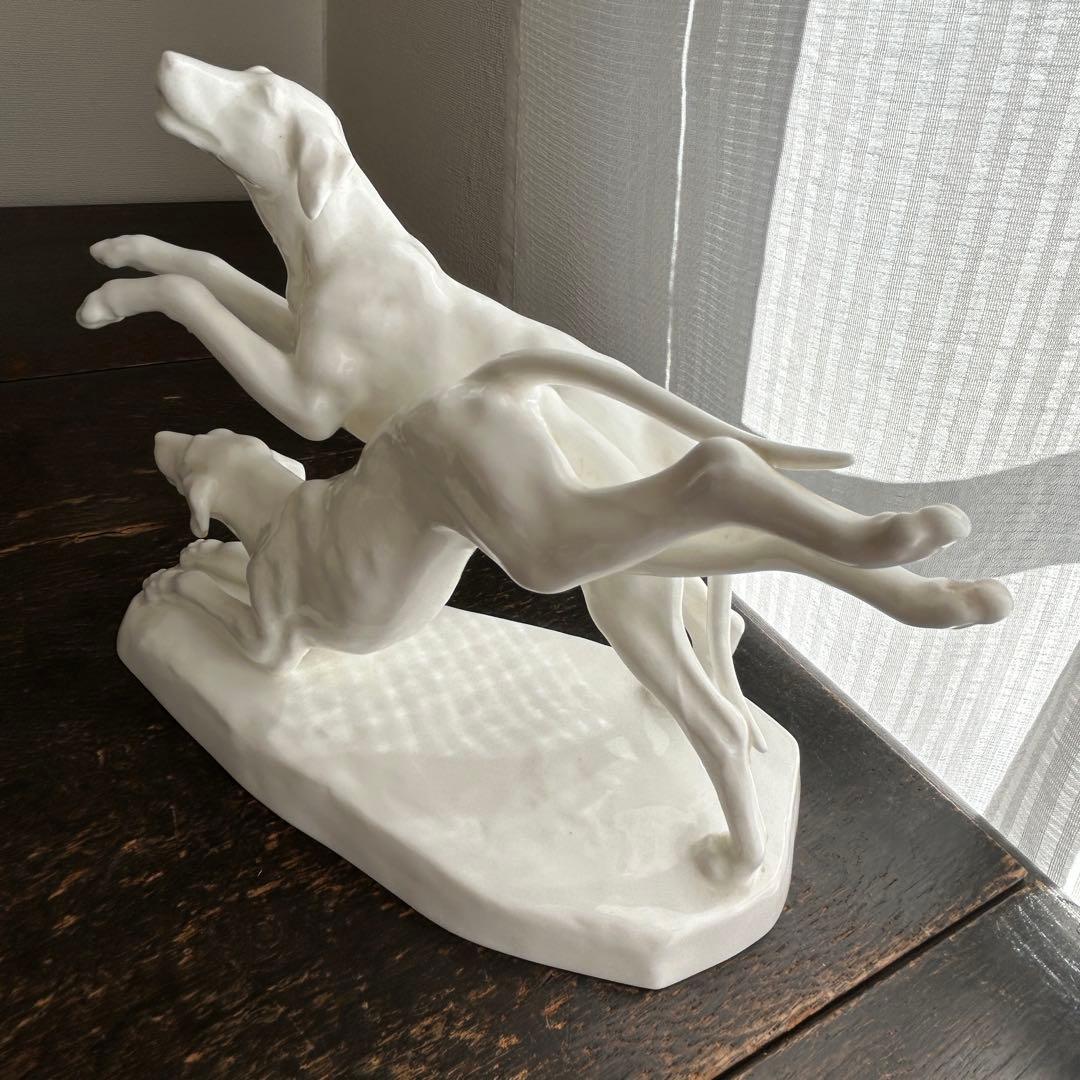 ノリタケ　ボーンチャイナ　狩猟犬のフィギュリン