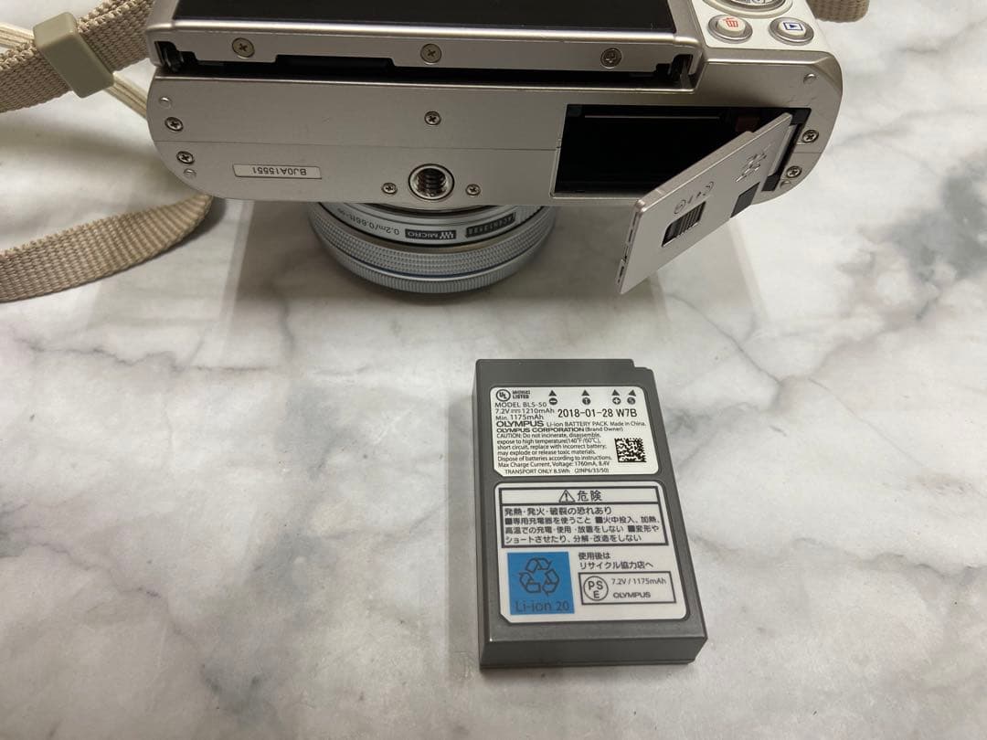 OLYMPUS PEN E-PL9 ホワイト 14-42mmレンズ付